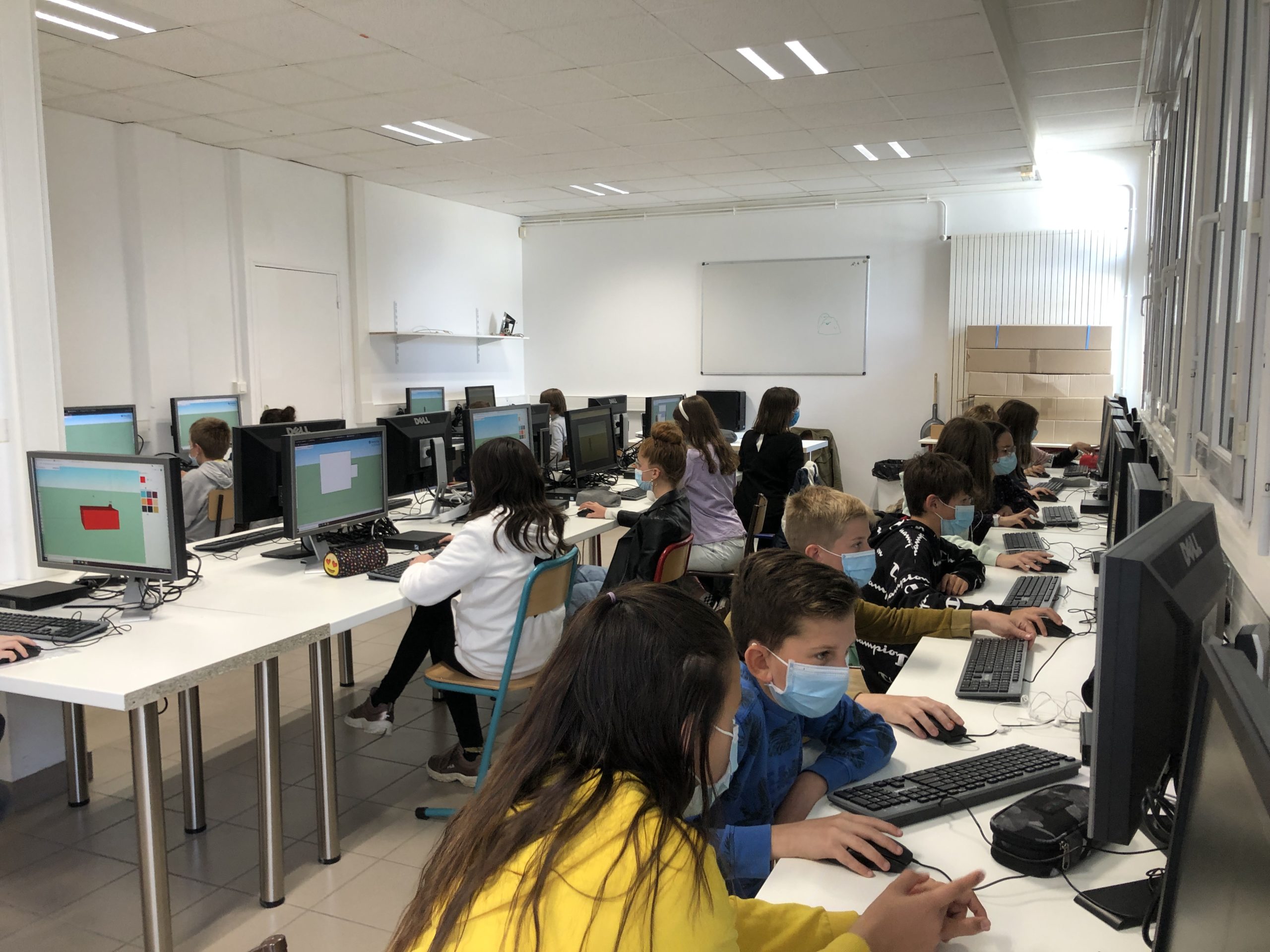 a-y-est-la-nouvelle-salle-informatique-est-fonctionnelle