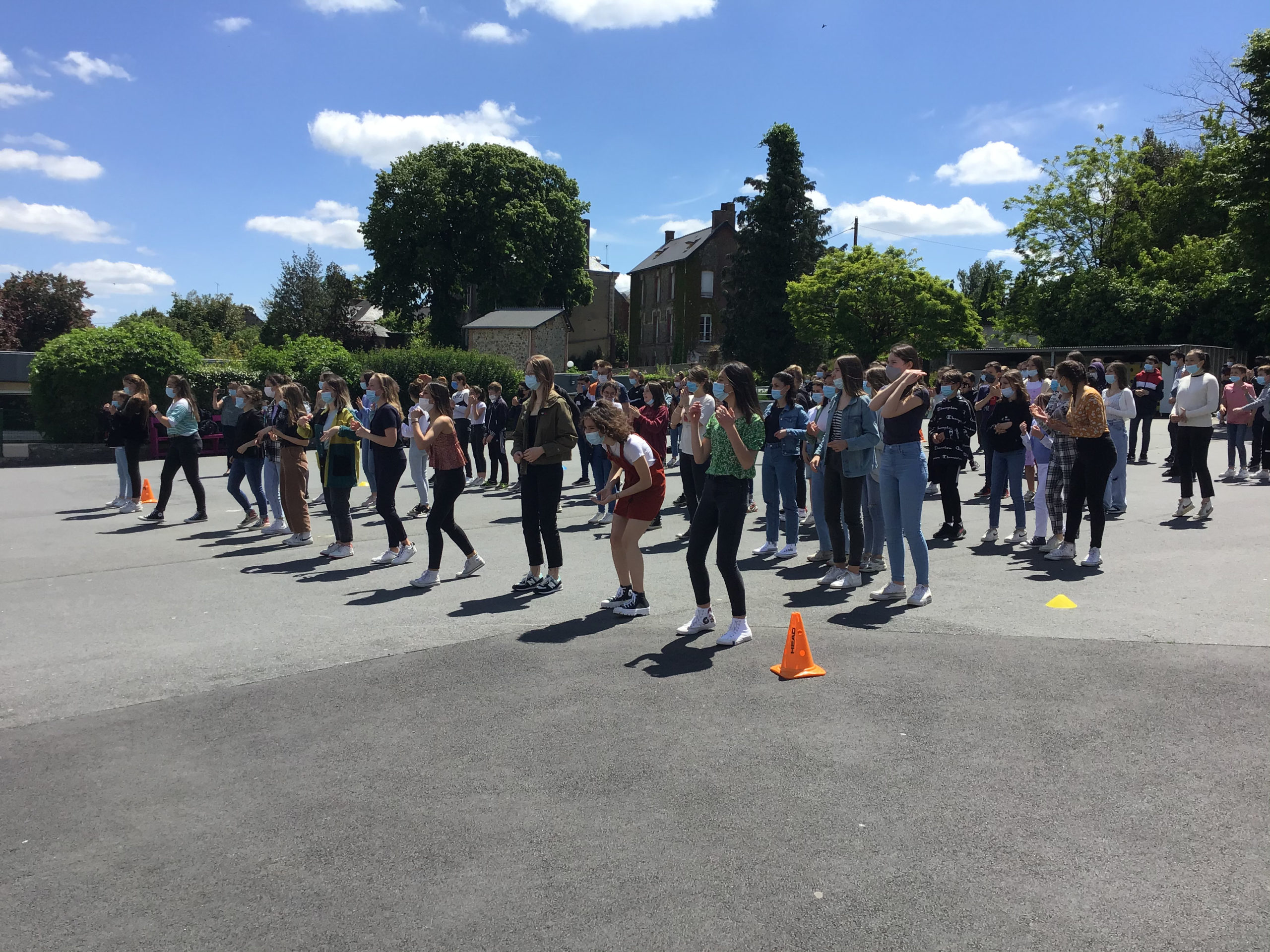 Flashmob au collège de Martigné